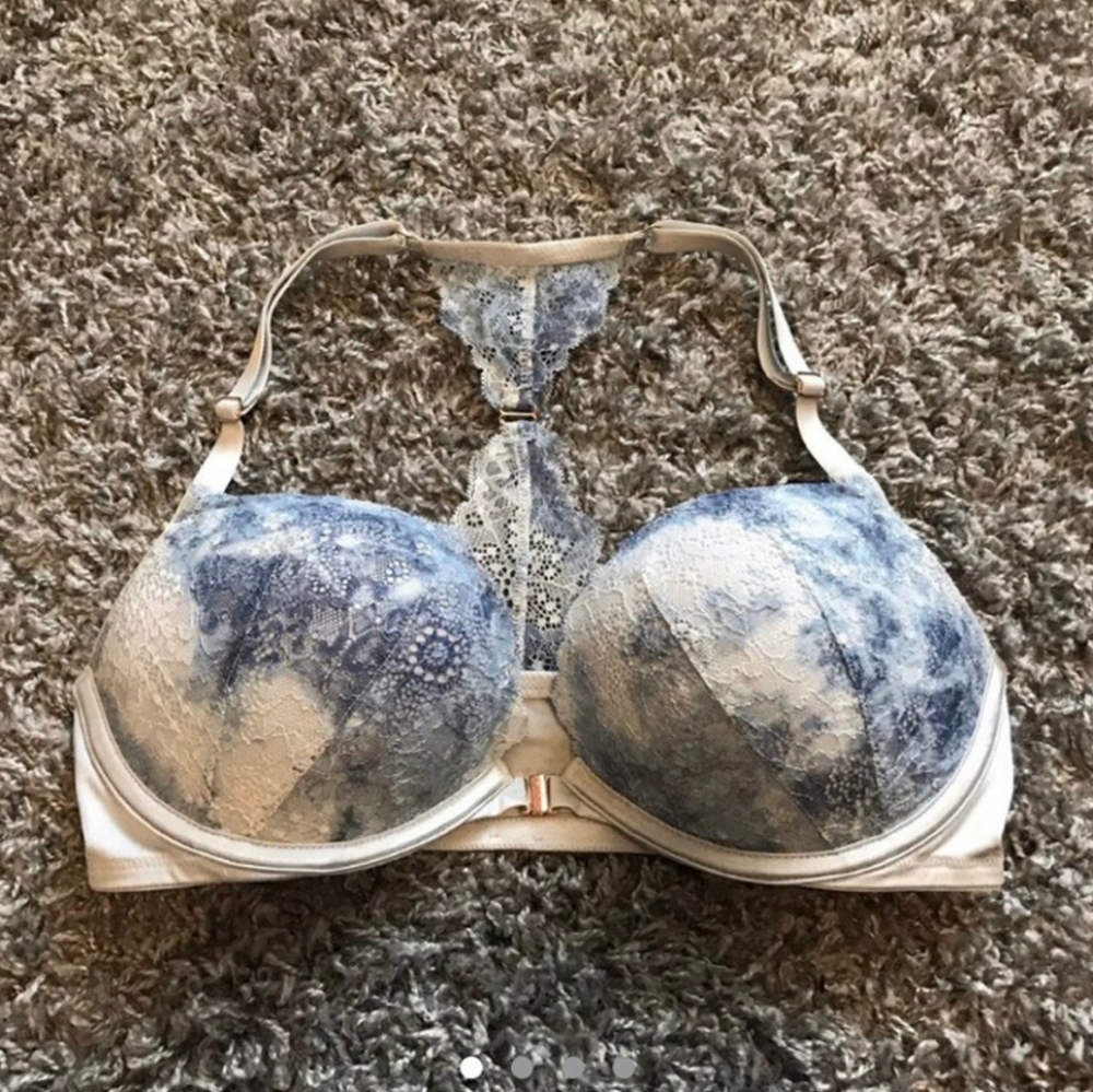 ON HOLD Victoria's secret bra